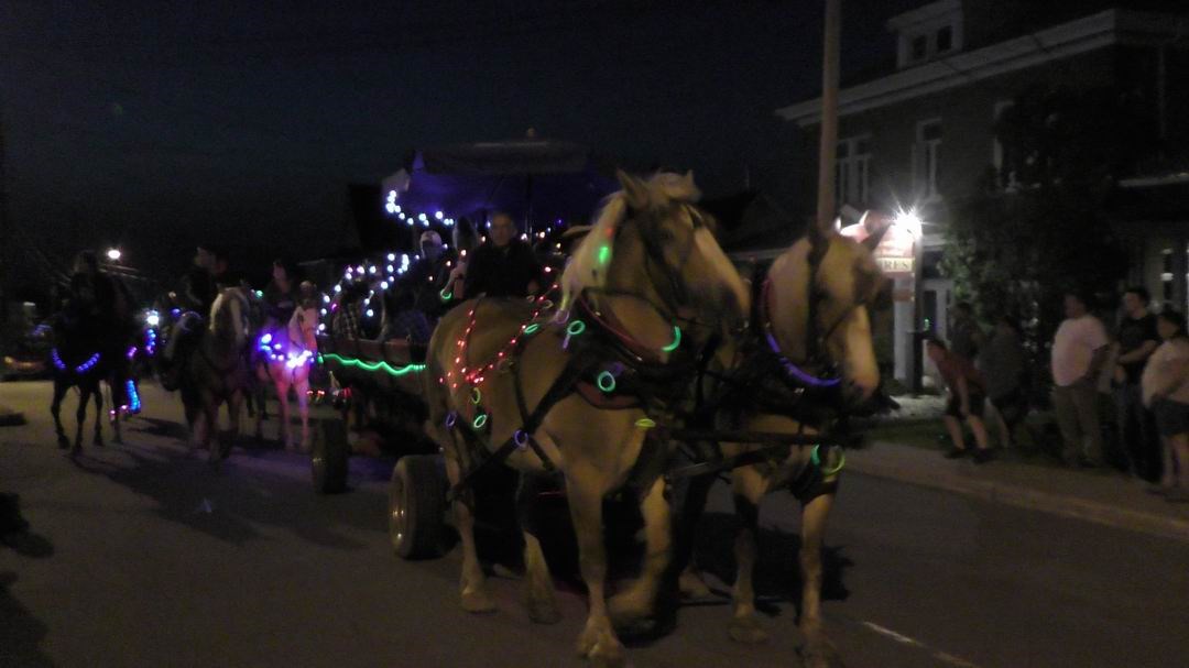 Normand DeLessard présente la parade illuminée de Nashville en Beauce 2019