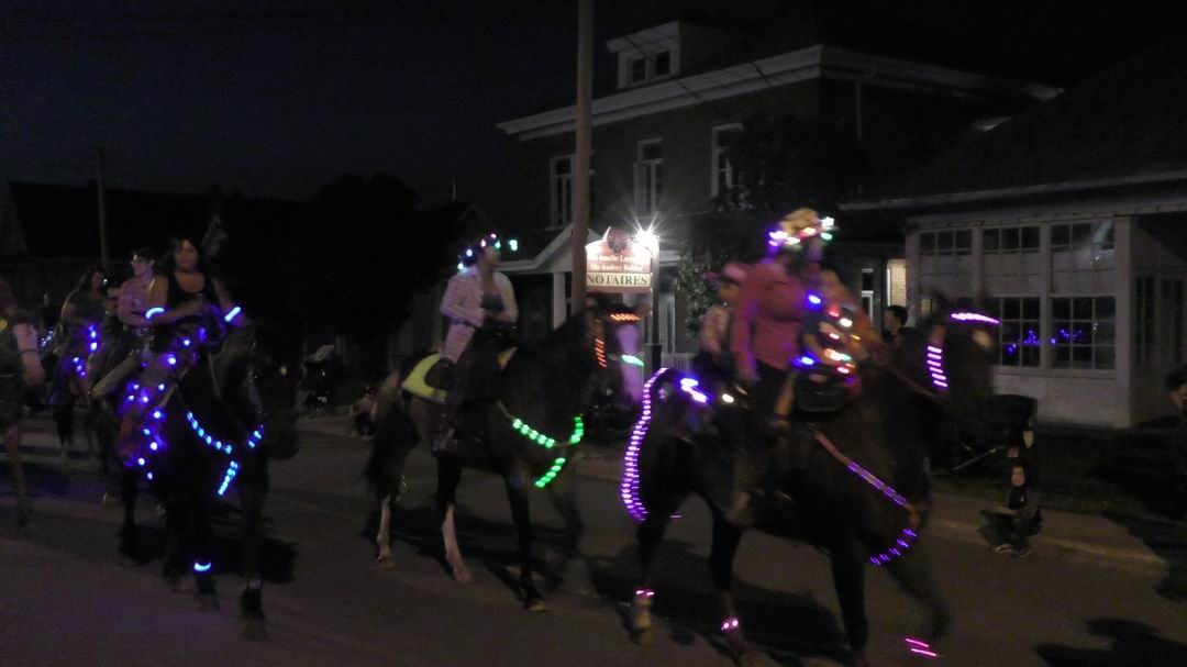 Normand DeLessard présente la parade illuminée de Nashville en Beauce 2019