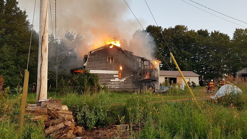 Un incendie de résidence tôt ce matin à Saints-Anges
