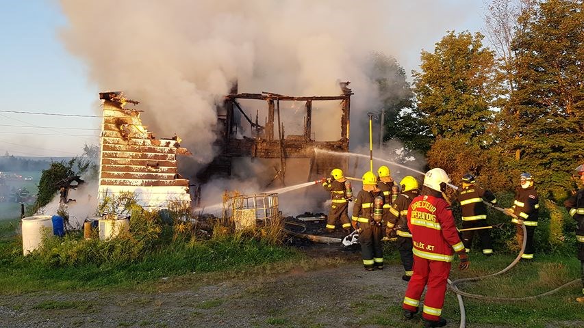 Un incendie de résidence tôt ce matin à Saints-Anges