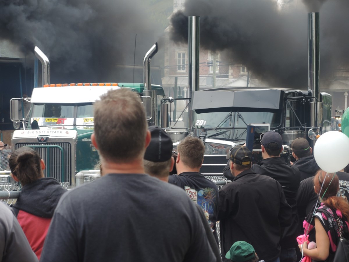 De l'action toujours spectaculaire pour la compétition de tir et d'accélération de Saint-Joseph!