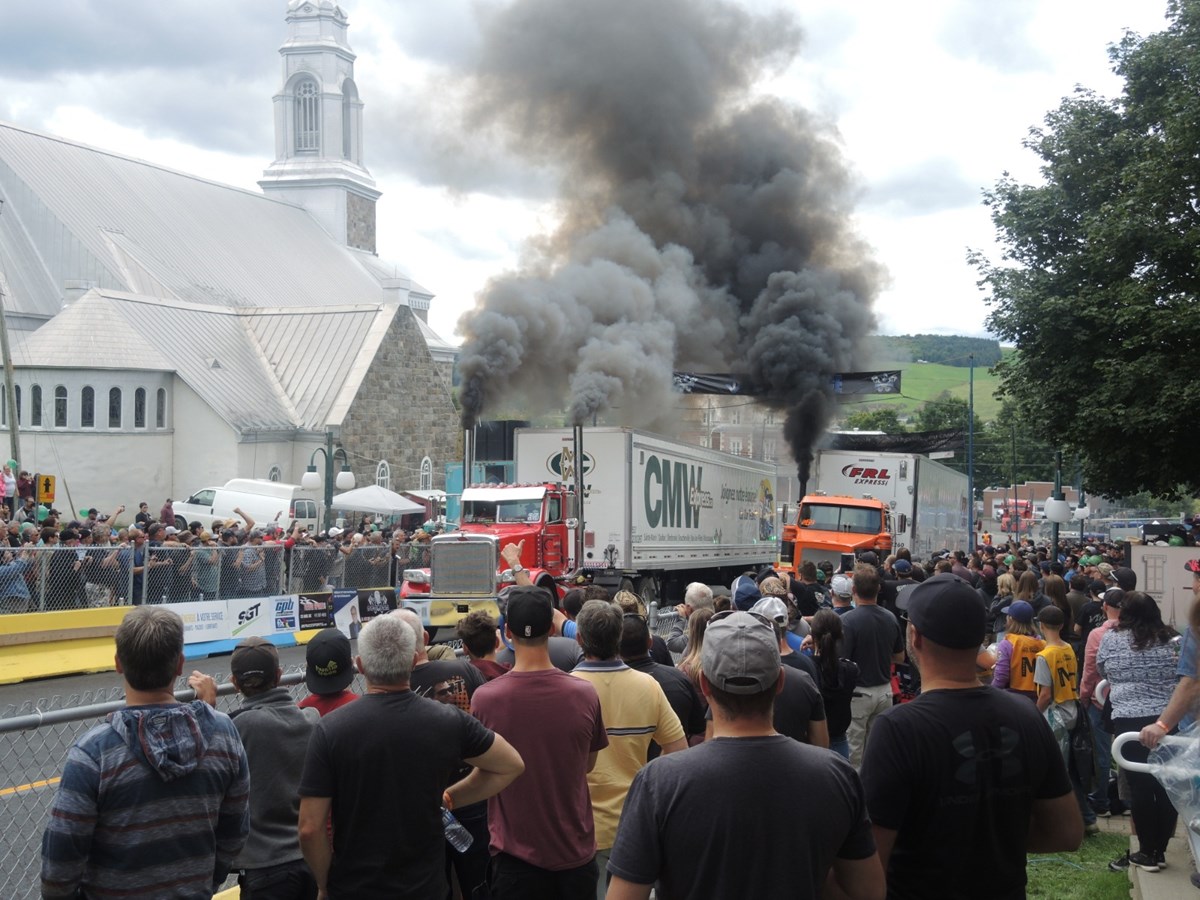 De l'action toujours spectaculaire pour la compétition de tir et d'accélération de Saint-Joseph!