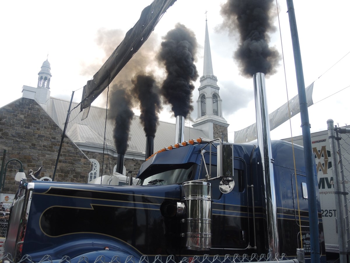 De l'action toujours spectaculaire pour la compétition de tir et d'accélération de Saint-Joseph!