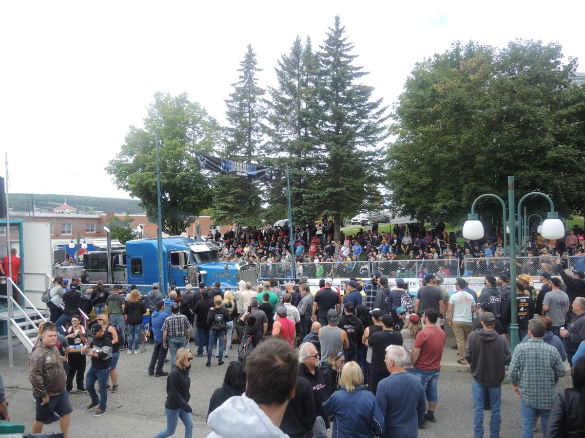 De l'action toujours spectaculaire pour la compétition de tir et d'accélération de Saint-Joseph!