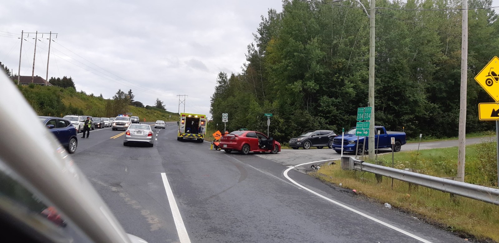 Accident impliquant des voitures et une moto à Saint-Georges