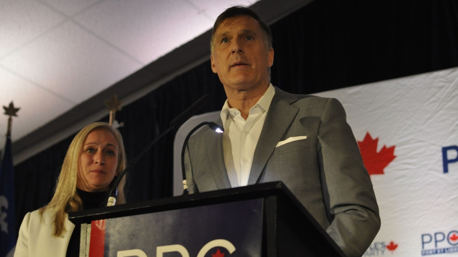 Le chef du Parti populaire Maxime Bernier lors de son discours après sa défaite.