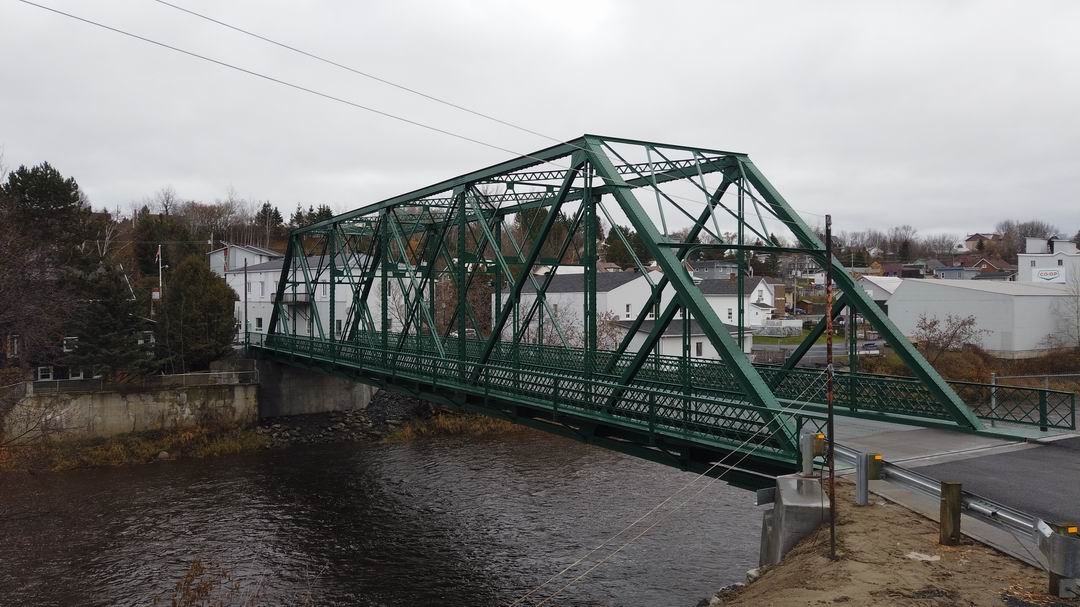 Normand DeLessard présente les rénovations du pont de Saint-Côme