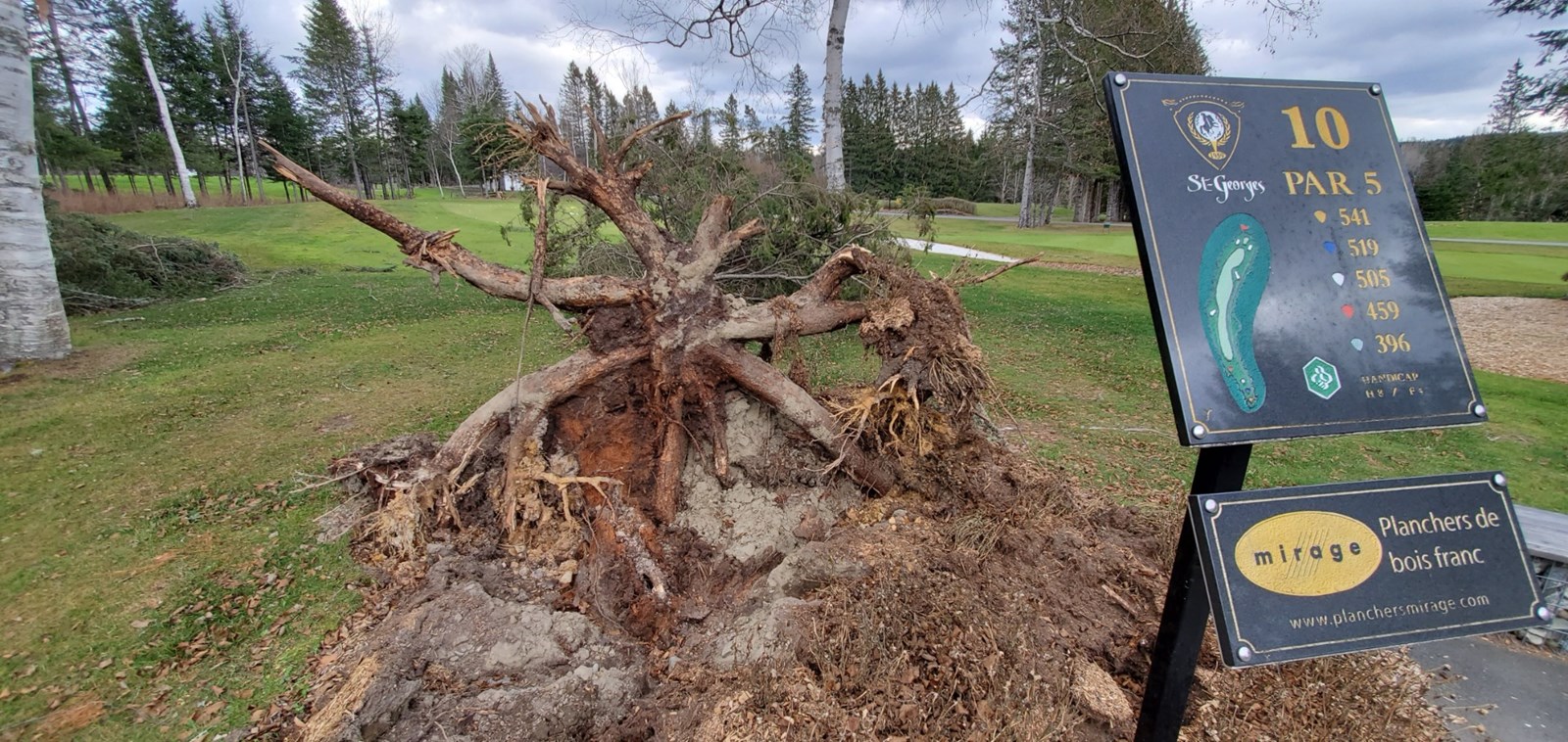 Photo-reportage : les dégâts au Club de golf Saint-Georges
