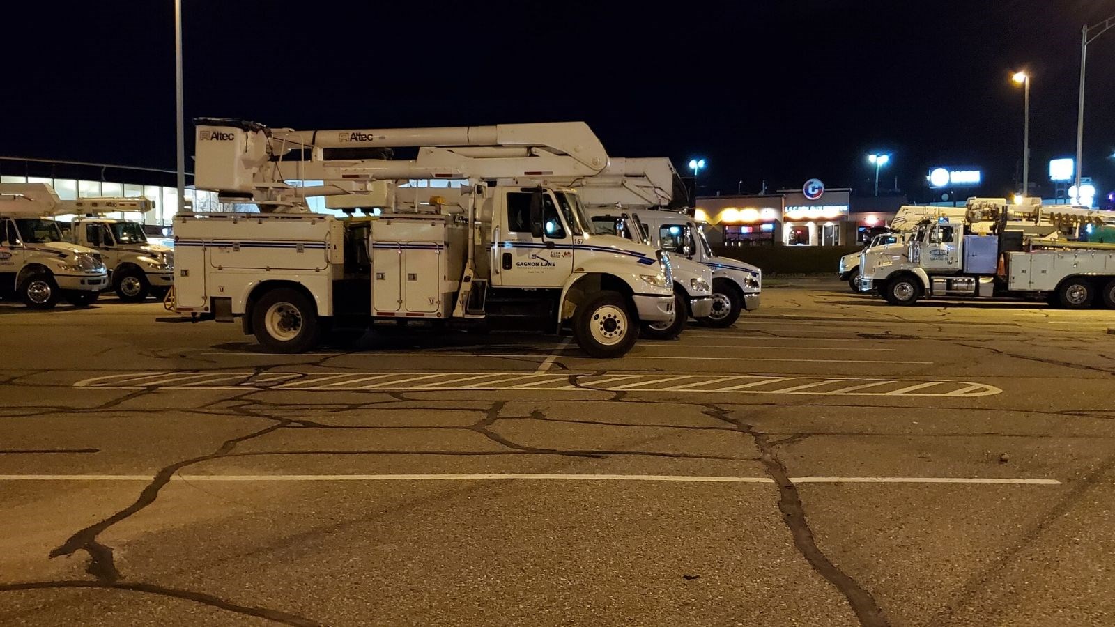 Pannes d'électricité : des équipes du Nouveau-Brunswick à la rescousse!