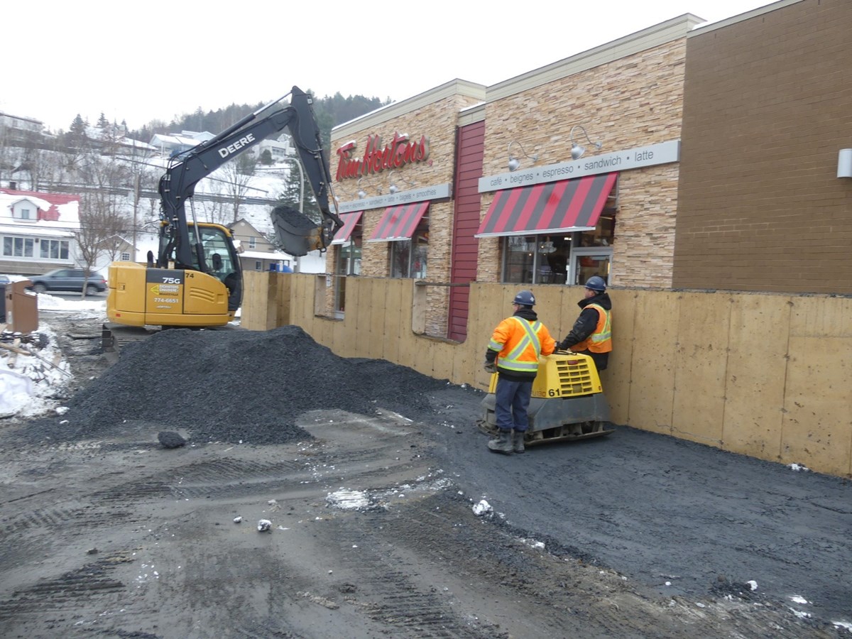 L'emmurement du Tim Hortons de Beauceville est commencé