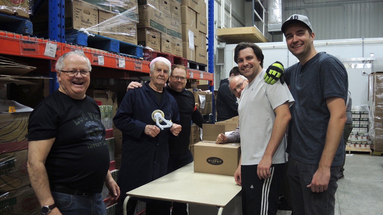 150 bénévoles réunis pour la confection des paniers de Noël