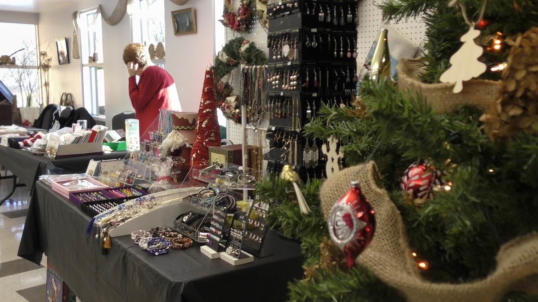 Normand DeLessard présente le marché de Noël et aux puces de Saint-Philibert
