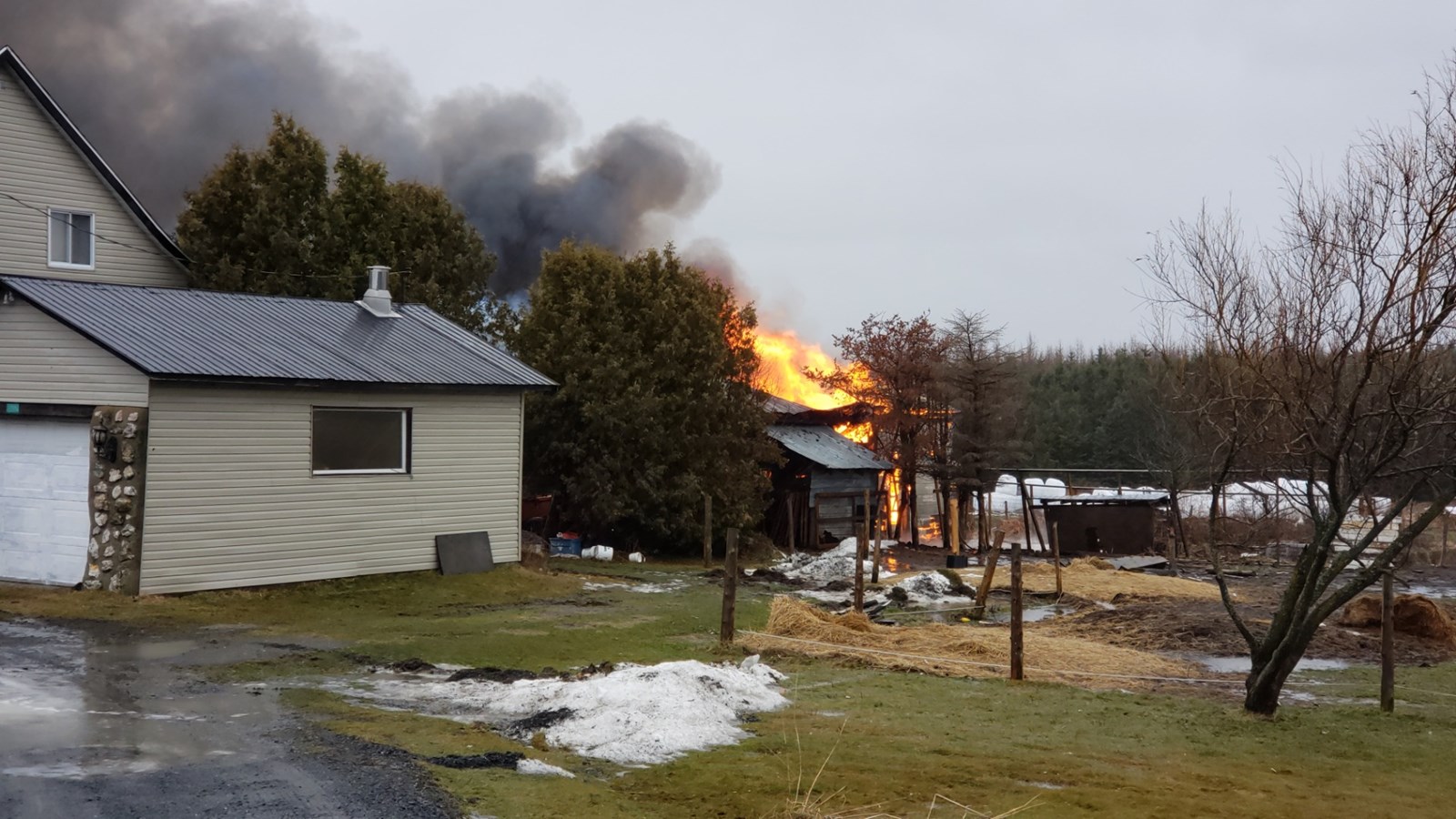 Incendie d'un bâtiment de ferme à Saint-Honoré
