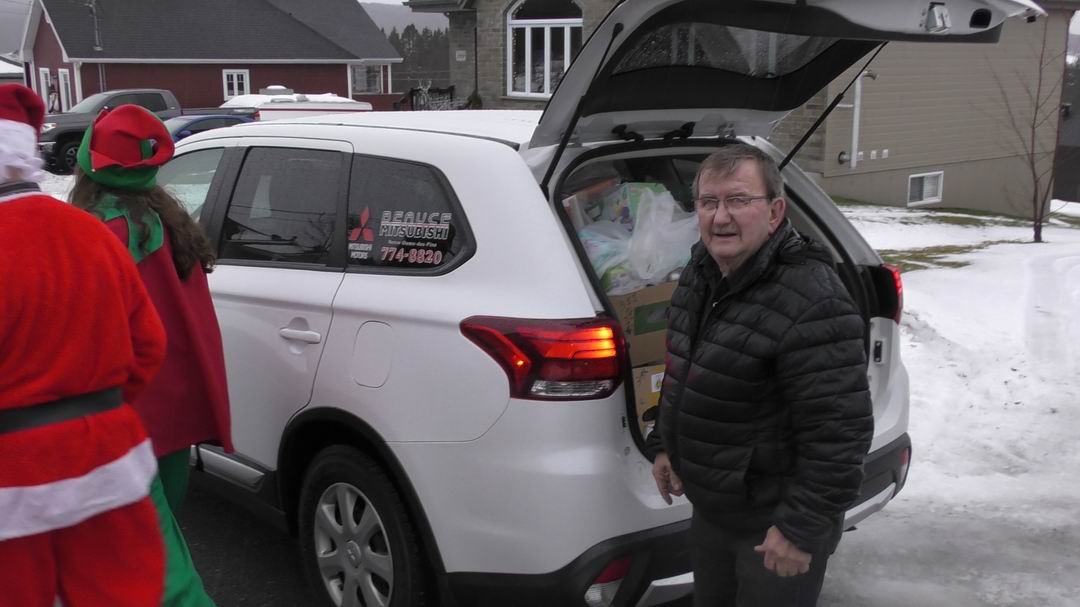 Normand De Lessard présente la visite du Père Noël à Notre Dame des Pins