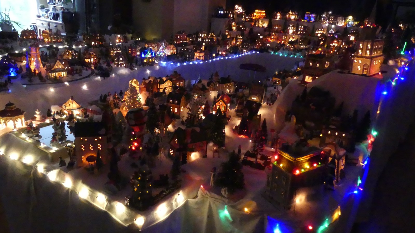 La féérie de Noël se passe en plein milieu du salon de Rachel et Philippe