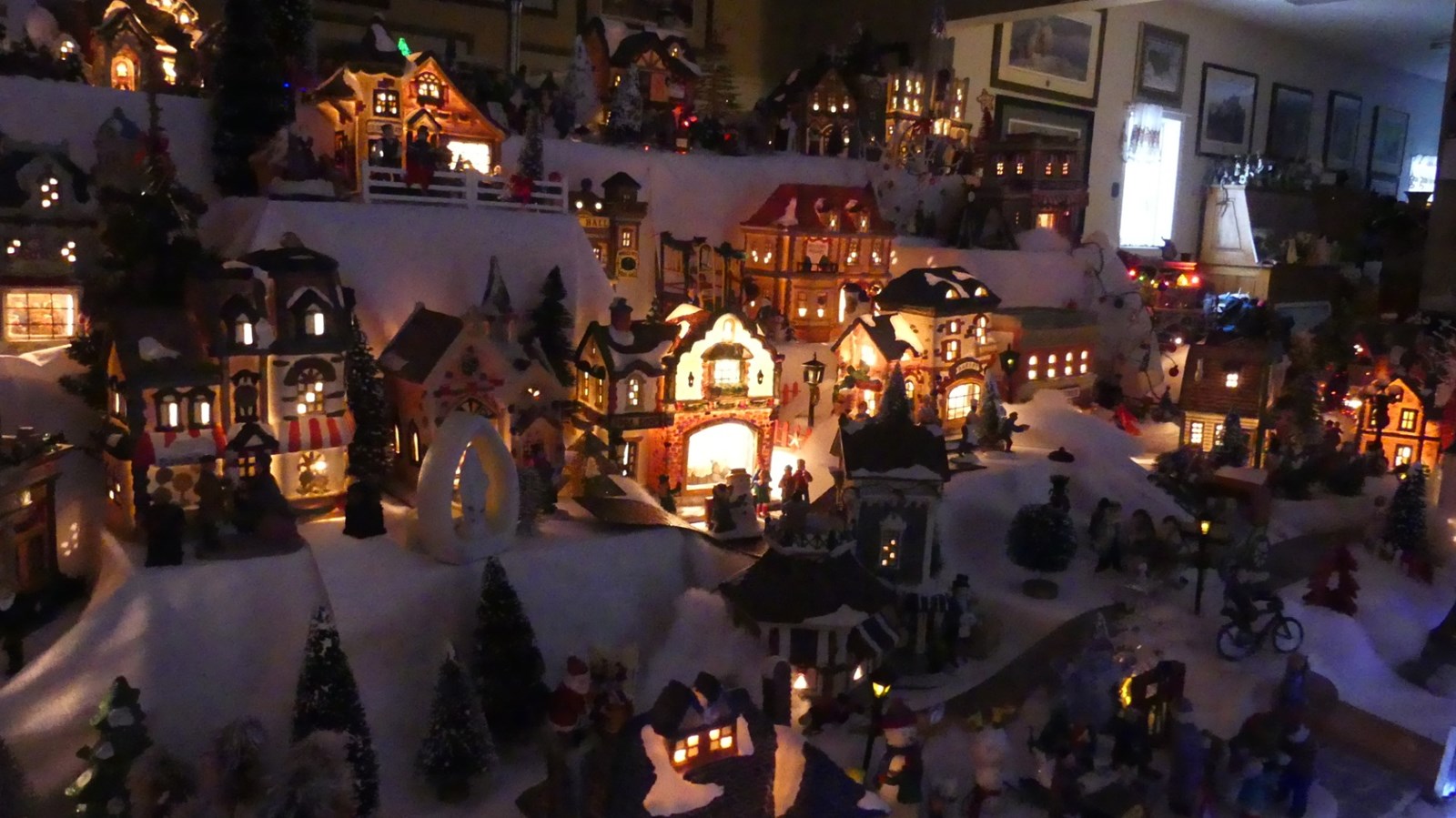 La féérie de Noël se passe en plein milieu du salon de Rachel et Philippe