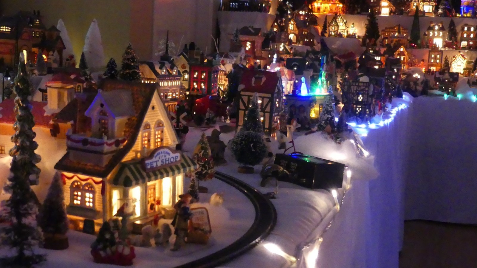 La féérie de Noël se passe en plein milieu du salon de Rachel et Philippe