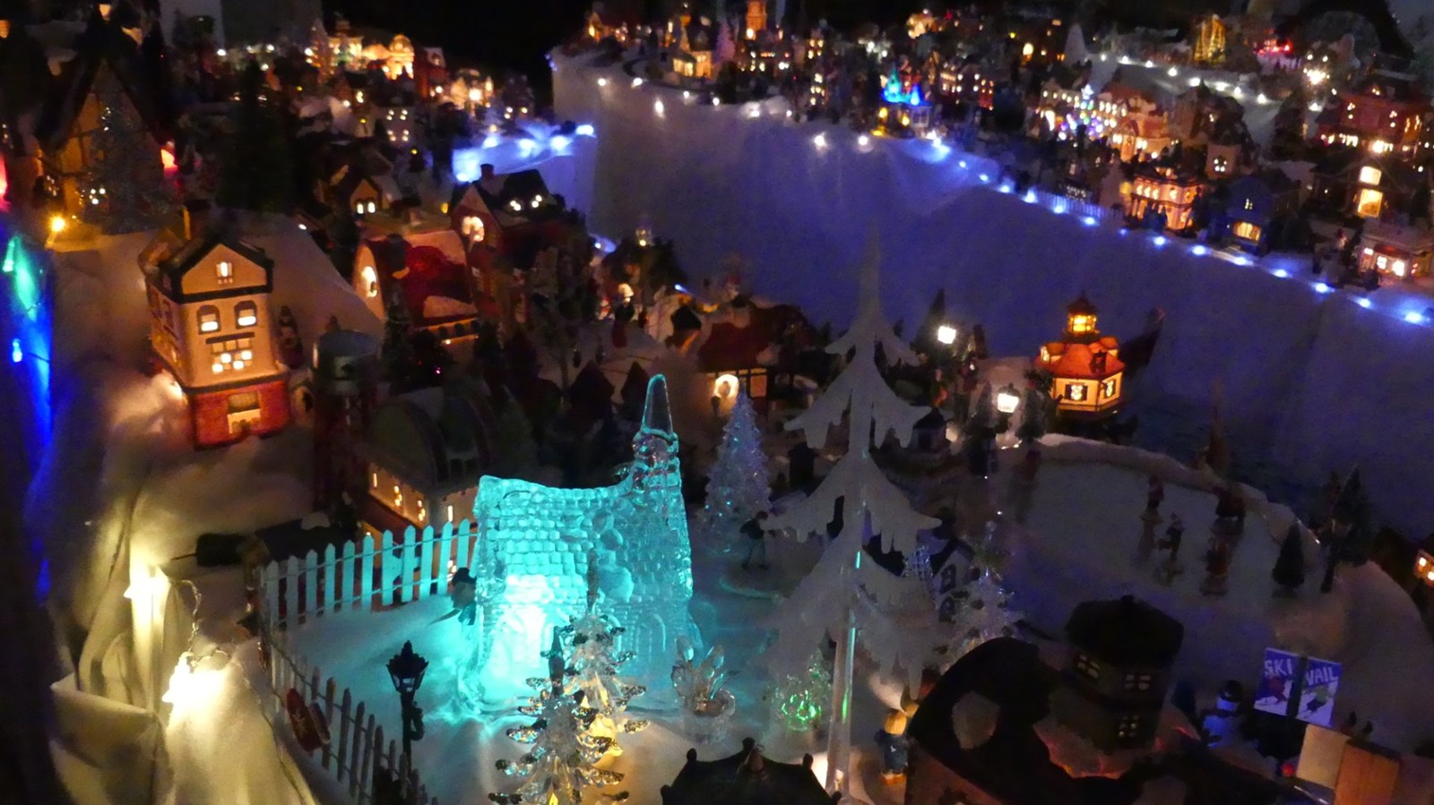 La féérie de Noël se passe en plein milieu du salon de Rachel et Philippe