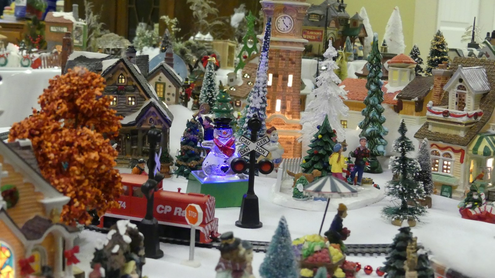 La féérie de Noël se passe en plein milieu du salon de Rachel et Philippe