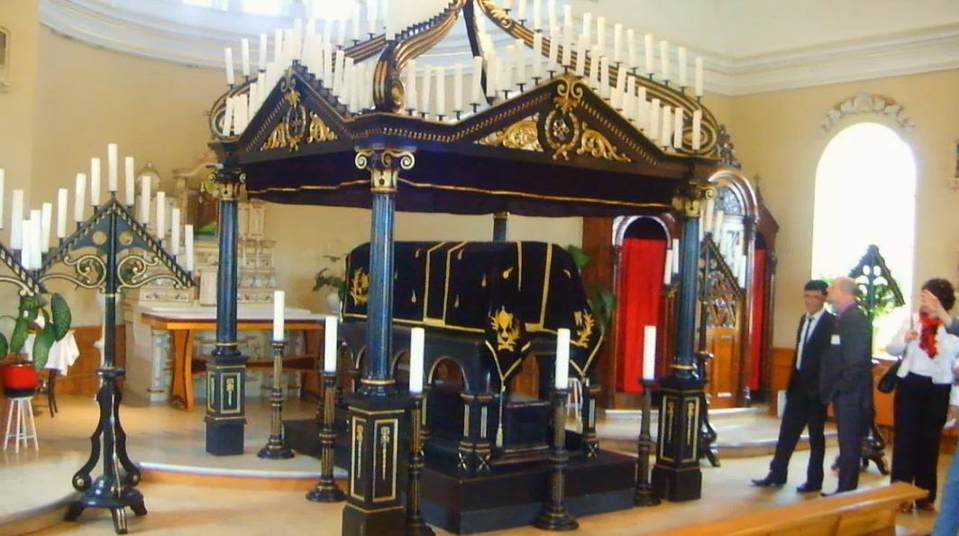 Normand DeLessard présente l'histoire du catafalque de Saint-Joseph