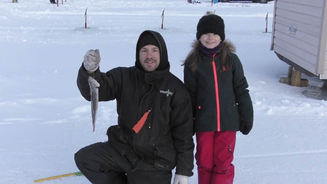 Normand DeLessard présente la pêche blanche à Sainte-Aurélie 2020