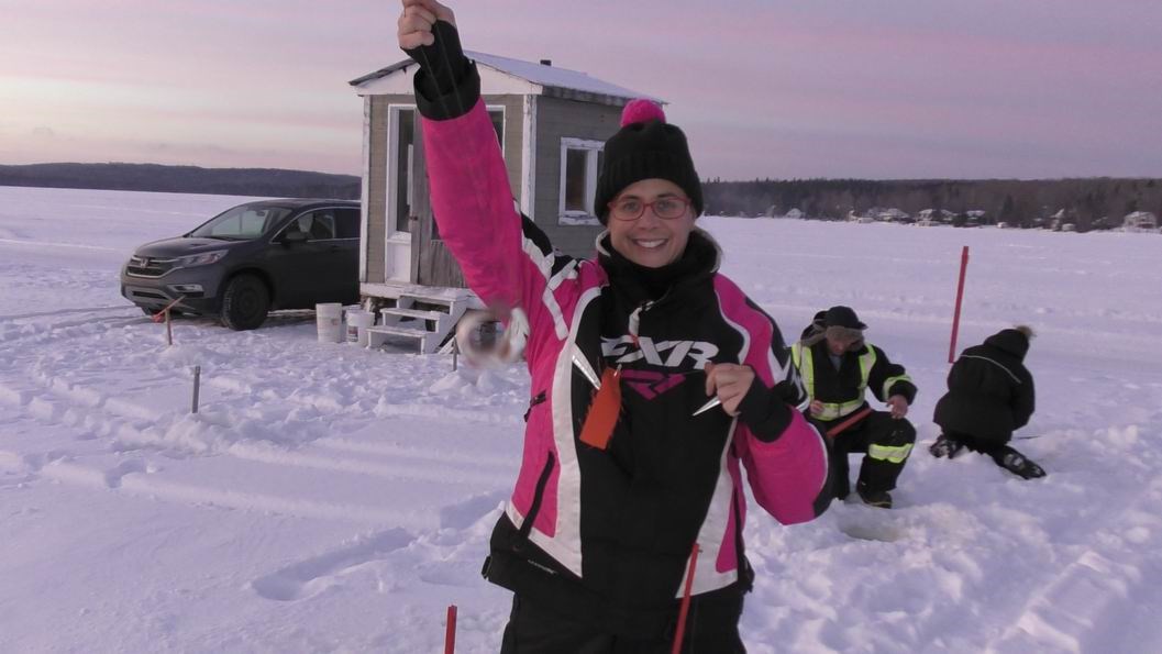 Normand DeLessard présente la pêche blanche à Sainte-Aurélie 2020