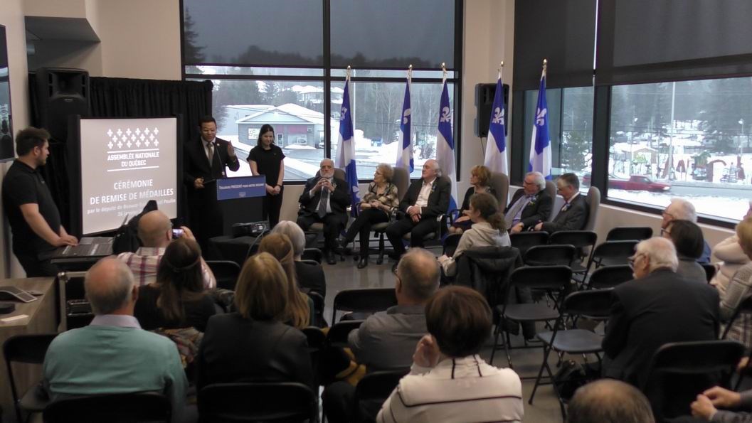 Une médaille pour souligner leur dévouement à leur communauté