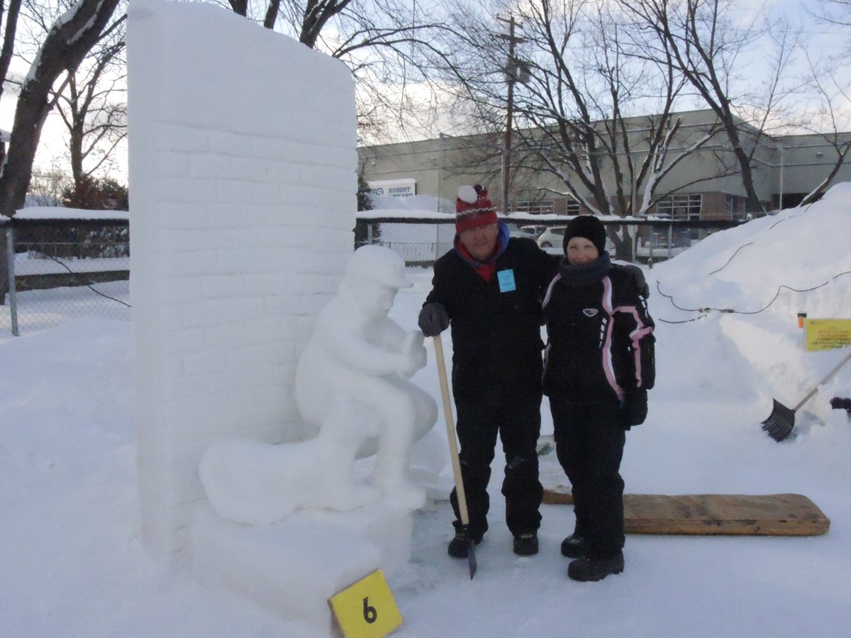Le froid glacial n'a pas eu raison de l'élan créatif des sculpteurs