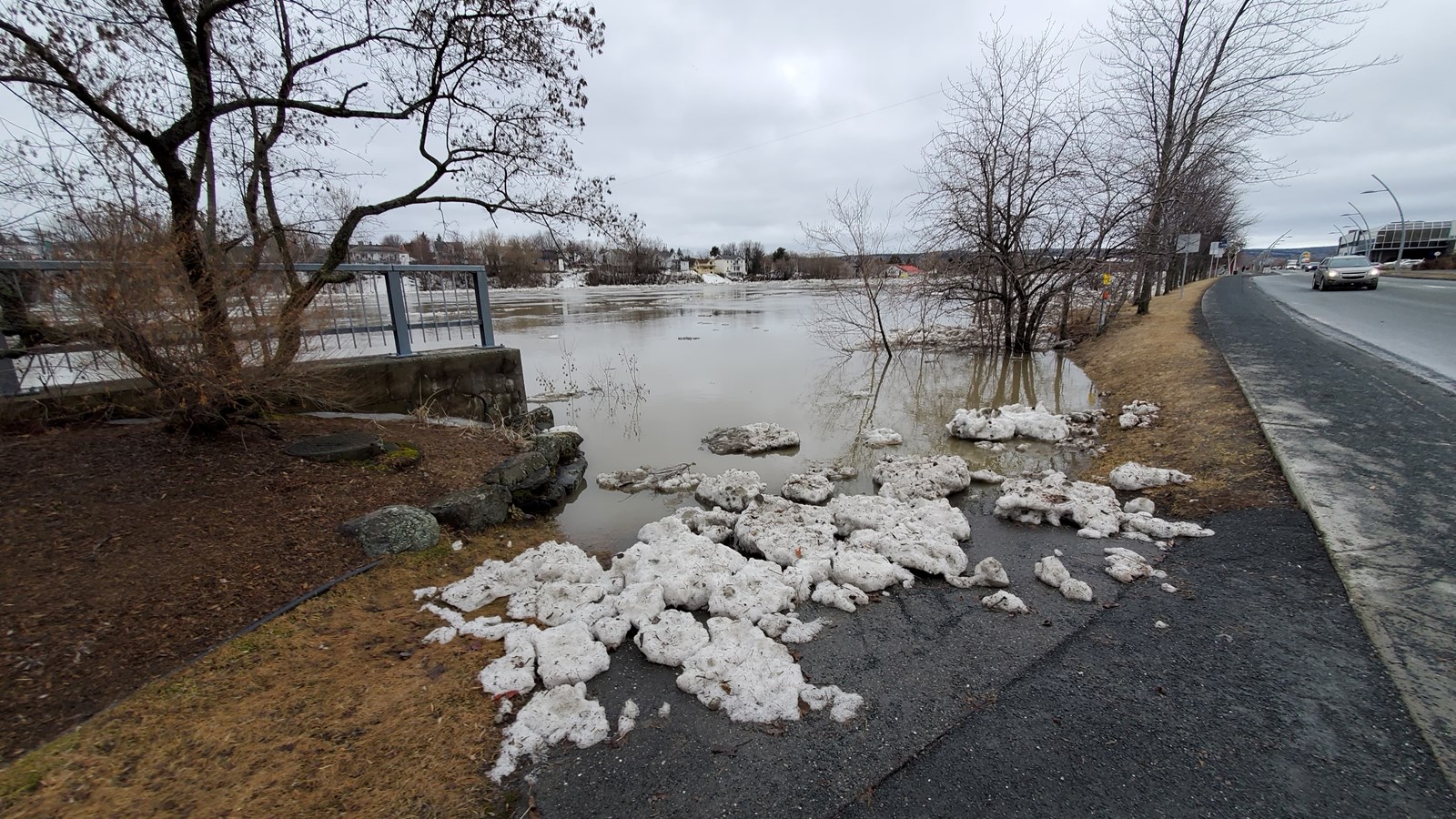VIDÉO : Des embâcles causent des inondations à Saint-Georges