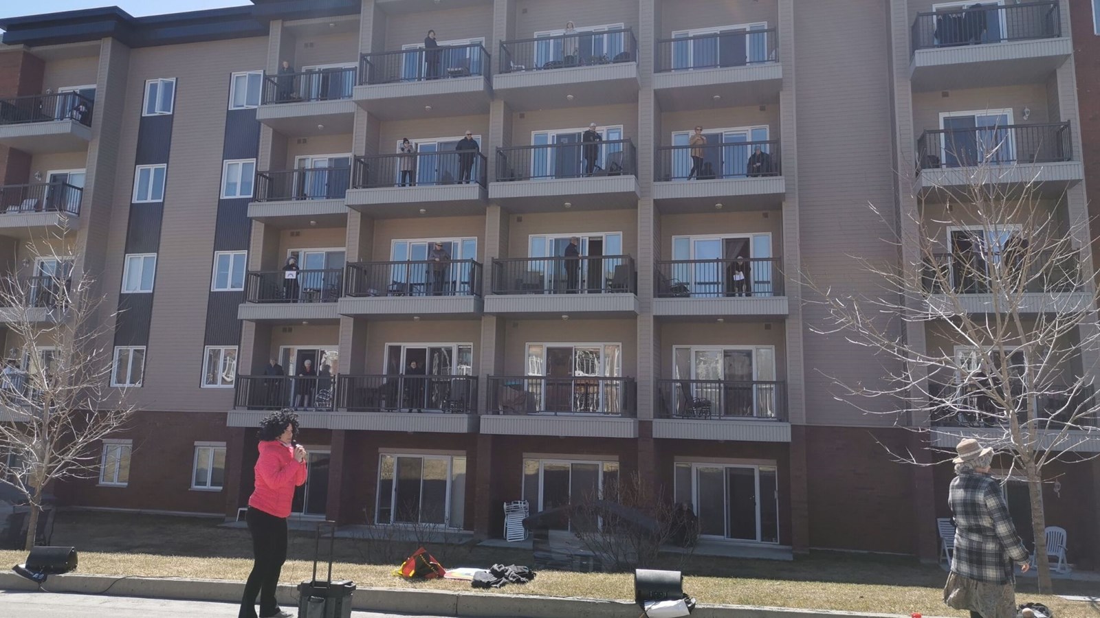Normand De Lessard présente le Manoir du Quartier qui fait bouger son monde (2020)