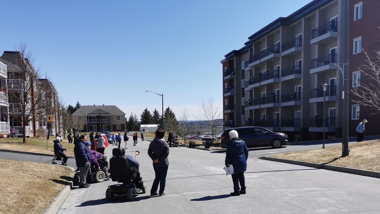 Normand De Lessard présente le Manoir du Quartier qui fait bouger son monde (2020)