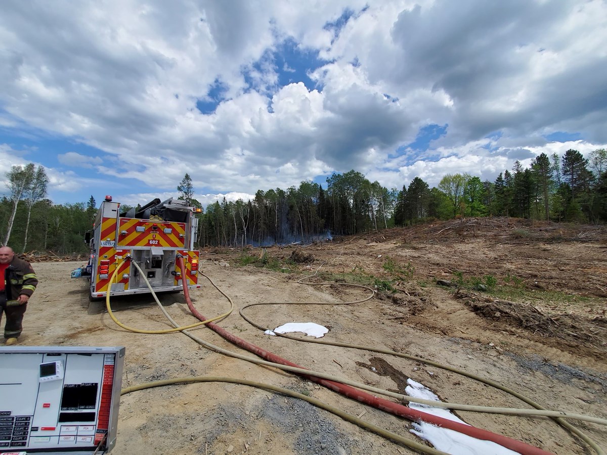 Dernière heure: feu de forêt dans le secteur de Jersey Mills