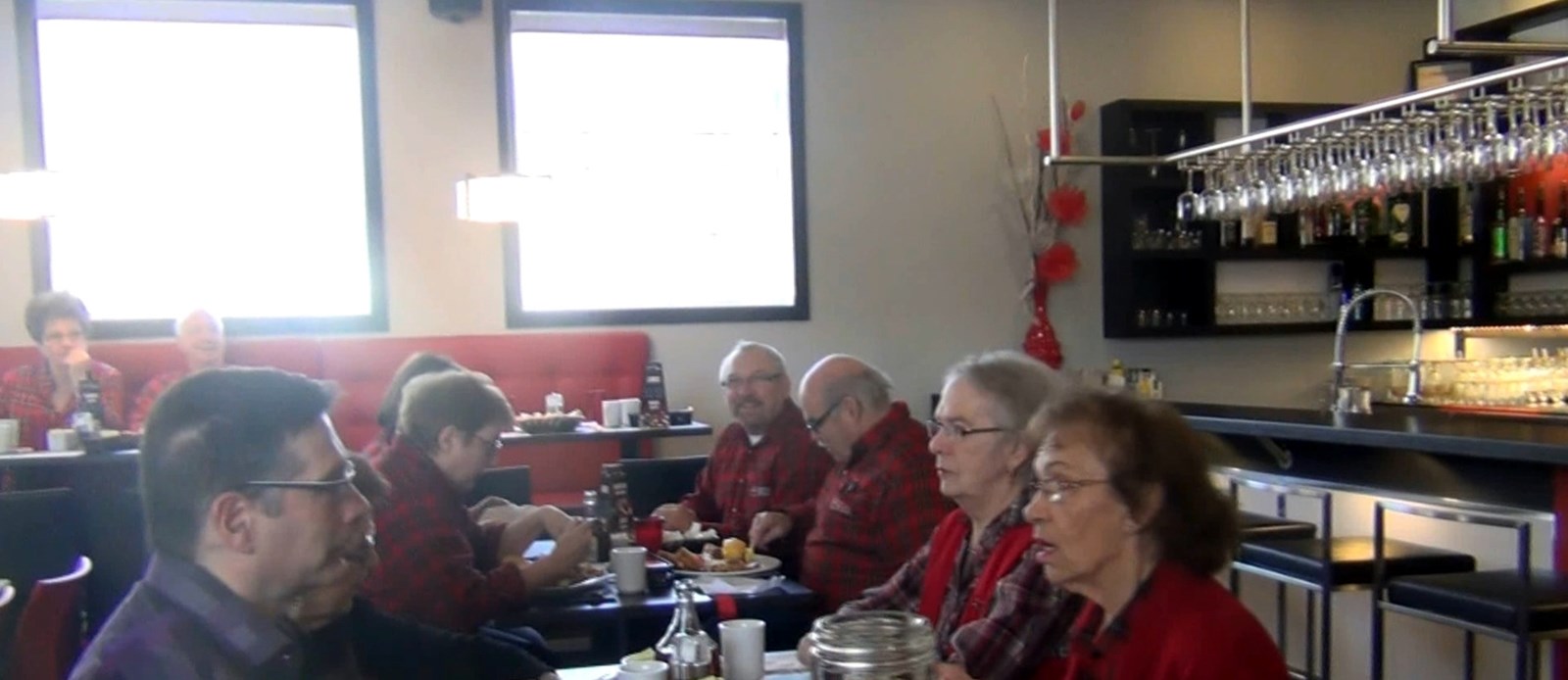 Normand De Lessard présente des souvenirs du déjeuner de l'érable au restaurant Le Bec Fin (2015)