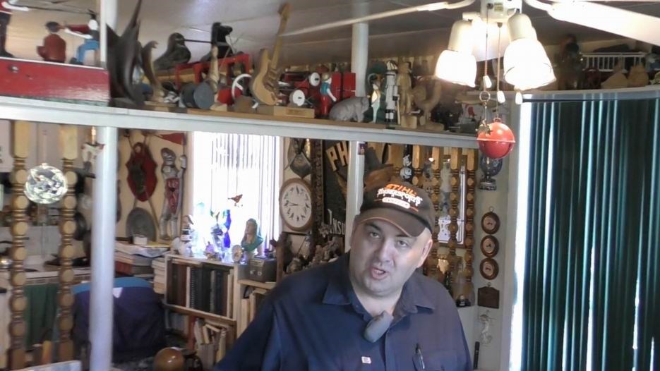 Normand De Lessard présente M. Réjean Couture Collectionneur