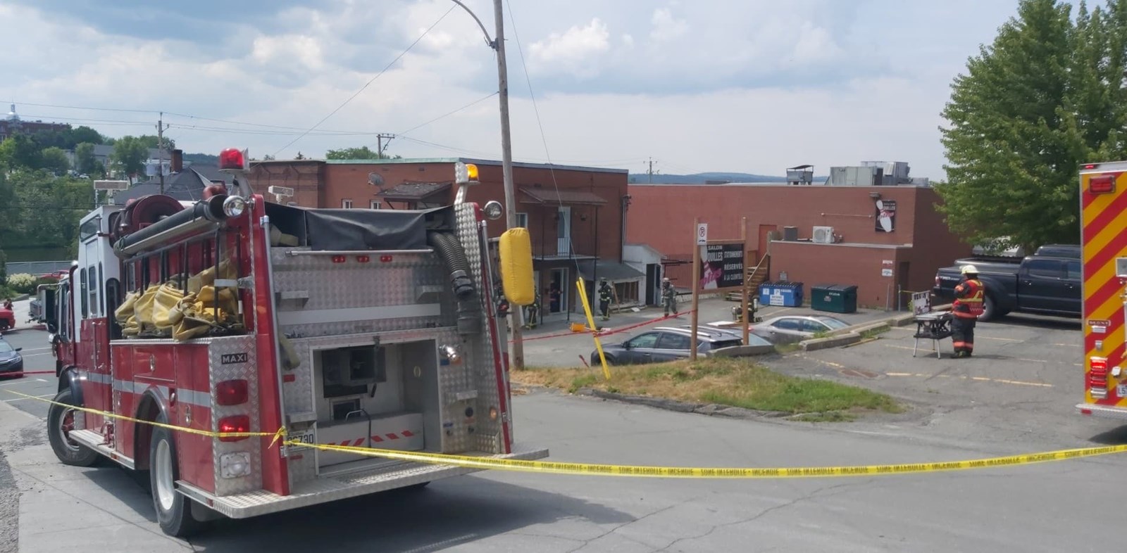 Les pompiers interviennent près de la boutique Cayo Coco à Saint-Georges