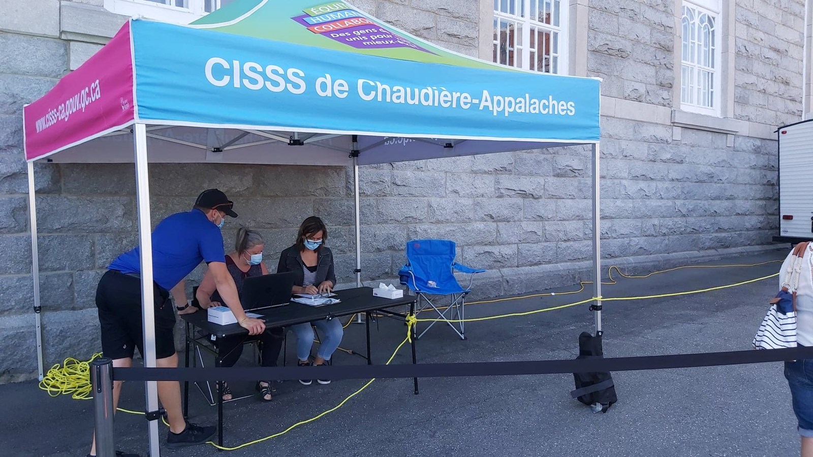 Comment fonctionne la clinique de dépistage mobile?