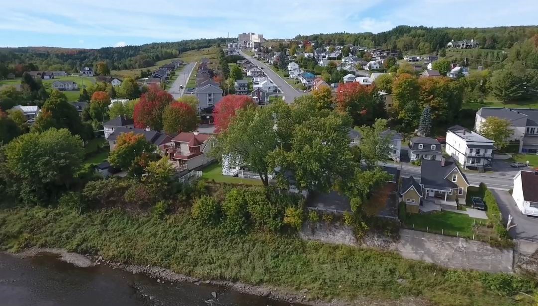 Normand DeLessard présente Beauceville vue des airs