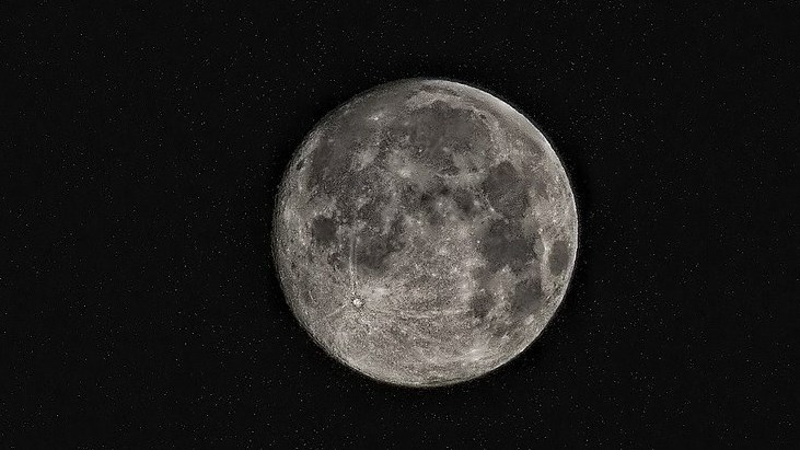 Une pleine lune pour la nuit d'Halloween