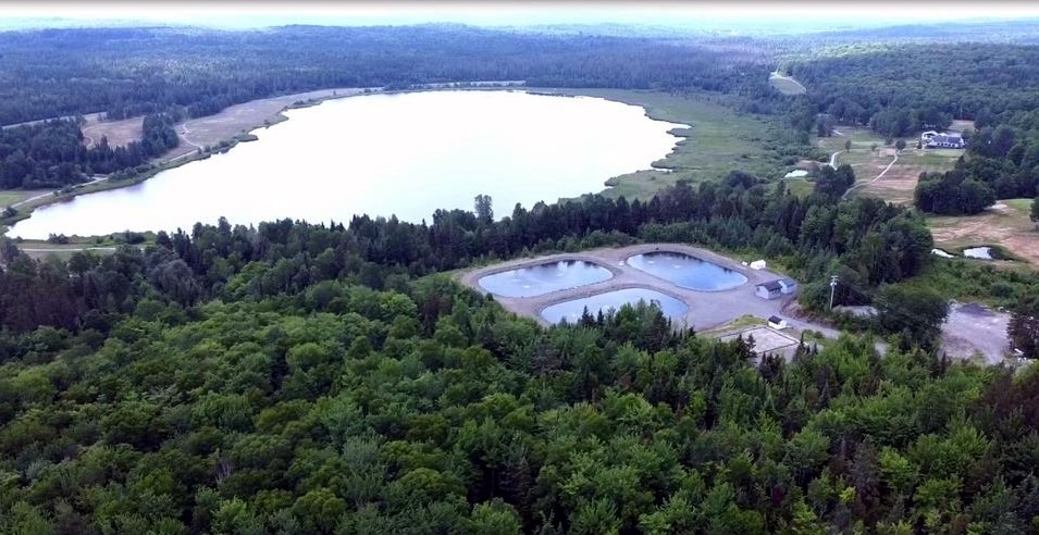 Normand DeLessard présente une vue aérienne de Saint-Benjamin