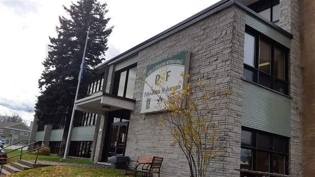 Un nouveau cas de COVID-19 à la polyvalente de Beauceville