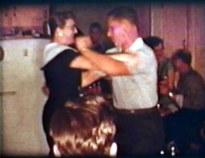 Normand DeLessard présente une soirée familiale d'autrefois à La Guadeloupe (1965)