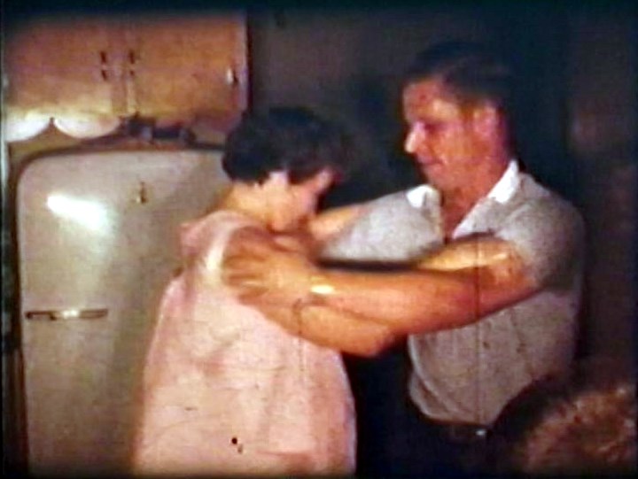 Normand DeLessard présente une soirée familiale d'autrefois à La Guadeloupe (1965)