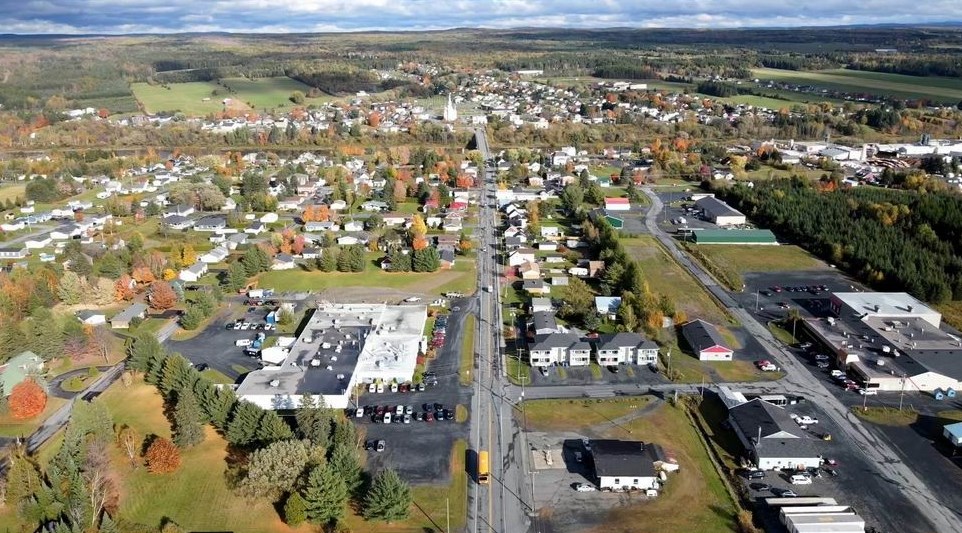 Normand DeLessard présente une vue aérienne de Saint-Martin