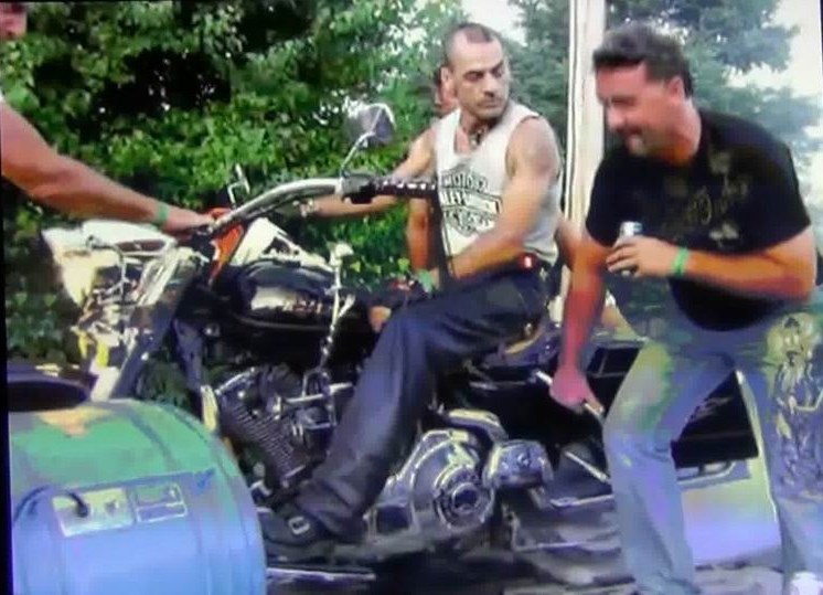 Normand DeLessard présente un show de boucane à Saint-Benoit en 2009
