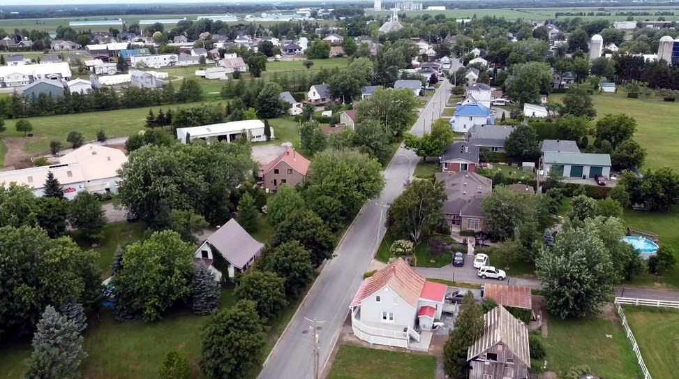 Normand DeLessard présente une vue aérienne de Saint-Isidore