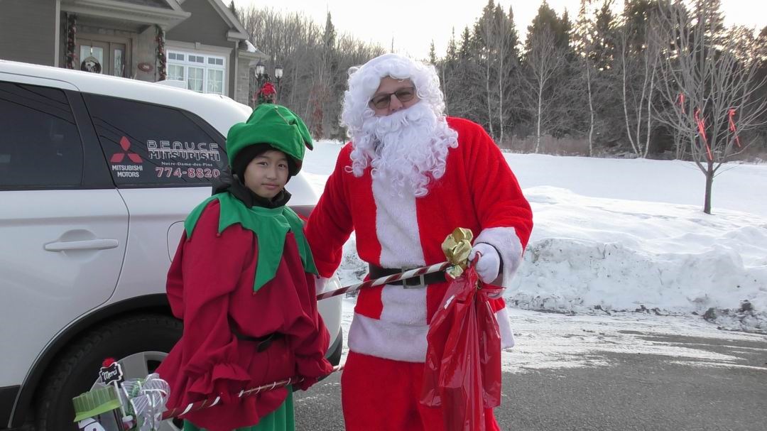Normand DeLessard présente la visite du Père Noël à Notre-Dame-des-Pins