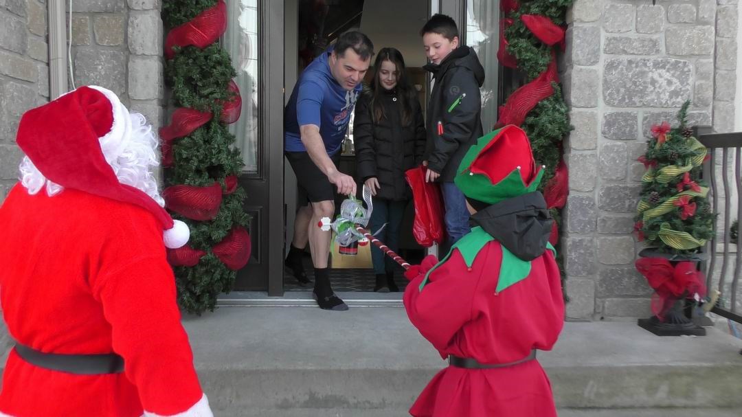 Normand DeLessard présente la visite du Père Noël à Notre-Dame-des-Pins
