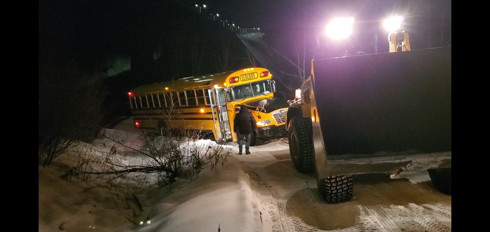Un autobus scolaire se retrouve en fâcheuse position à cause d'un GPS