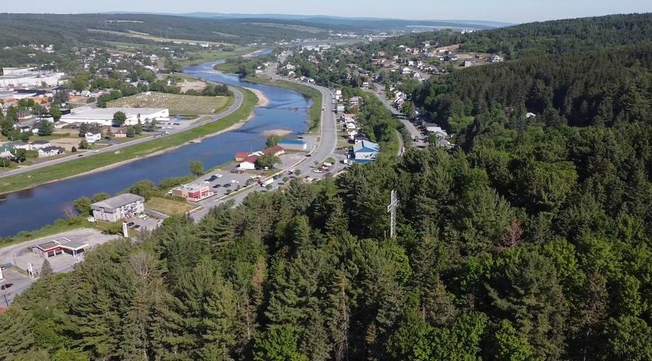 Normand DeLessard présente Beauceville vue de la croix