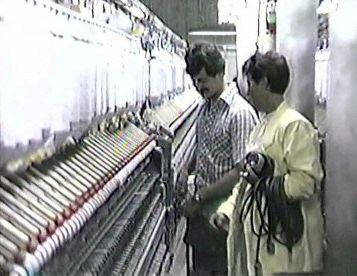 Normand DeLessard présente des souvenirs de la Dionne Spinning à Saint-Georges